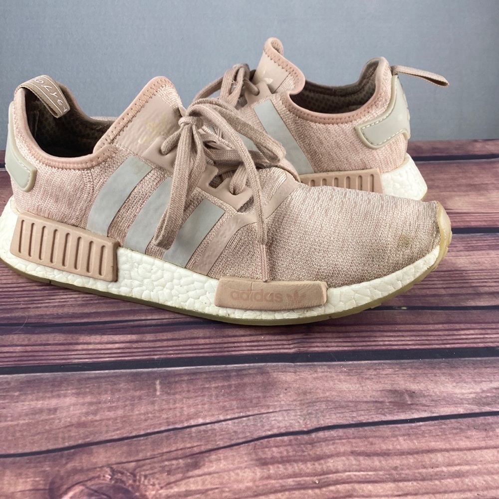 Adidas NMD R1 Ash Pearl Pink And White Womens Size 10.5 Lace Up Running Shoes